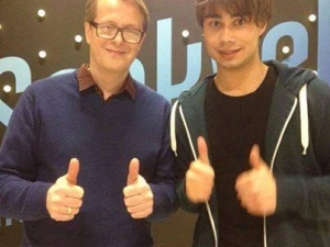 Alexander Rybak and Lars Lillo-Stenberg in "Senkveld med Thomas og Harald"